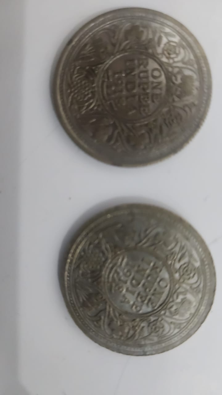 Pair of 1918 George V One Rupee Coins - British India Silver
