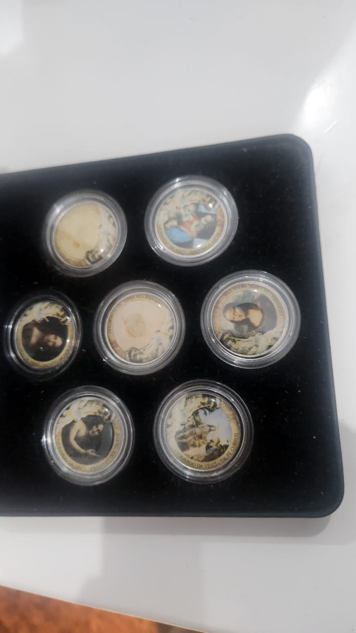Leonardo da Vinci Commemorative Coin Set – 7 Colorized Medals in Display Case - Image 2